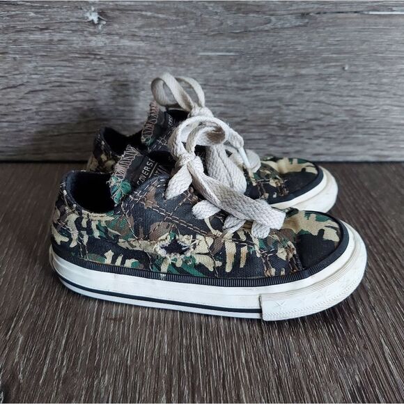 Converse One Star Chuck Taylor Infant 5 Low-Top Canvas Shoes Camouflage - Picture 1 of 8